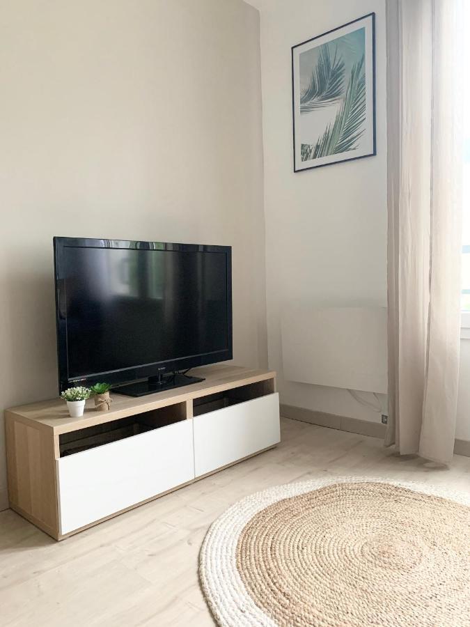 30m2 - Au Pied De La Gare - Parking Apartment Cergy
